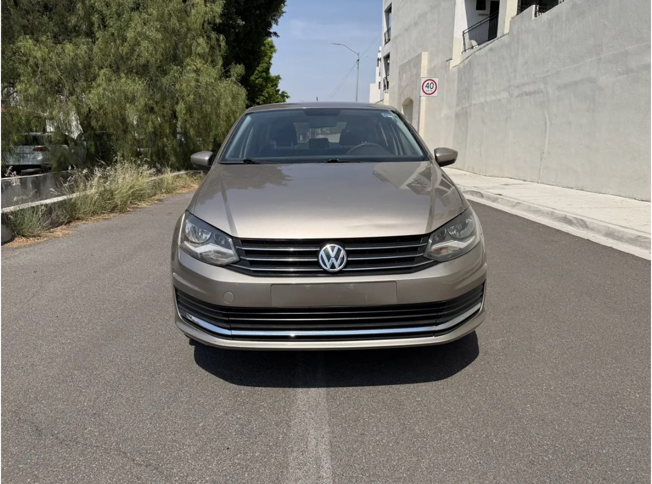 Volkswagen Vento 1.6 Comfortline MT foto 2