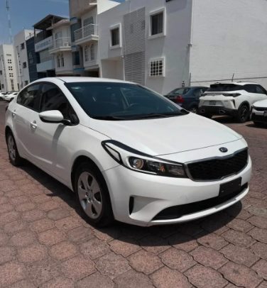 Kia Forte 2.0 L MT foto 2