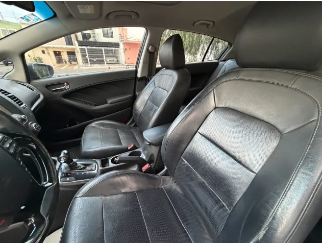 Kia Forte 2.0 HB SX MT foto 2