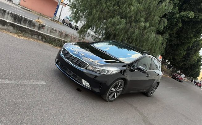 Kia Forte 2.0 HB SX MT foto 3