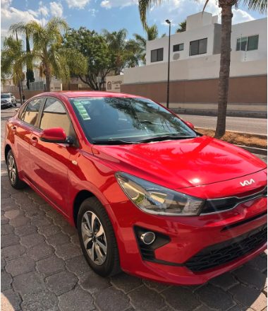 Kia Rio 1.6 LX Sedán AT