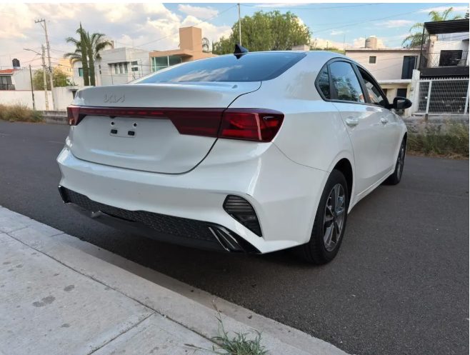 Kia Forte 2.0 EX MT foto 2