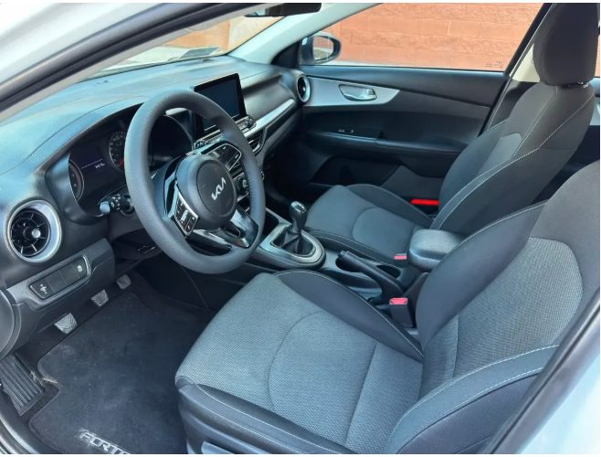 Kia Forte 2.0 EX MT foto 3