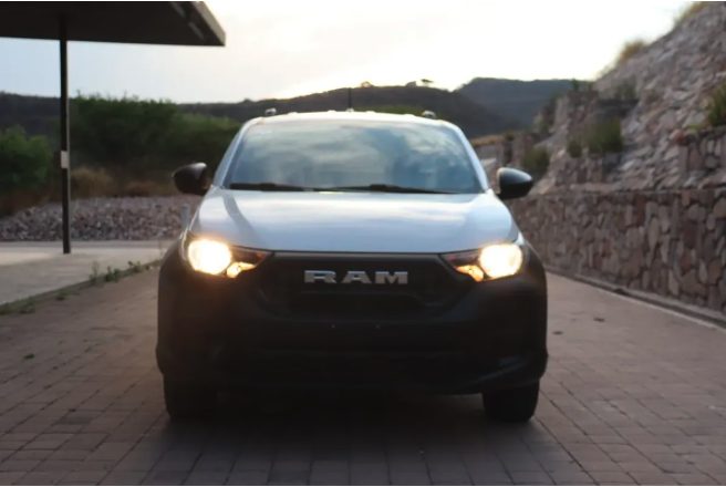 Ram 700 1.3 SLT Reg Cab FWD foto 3